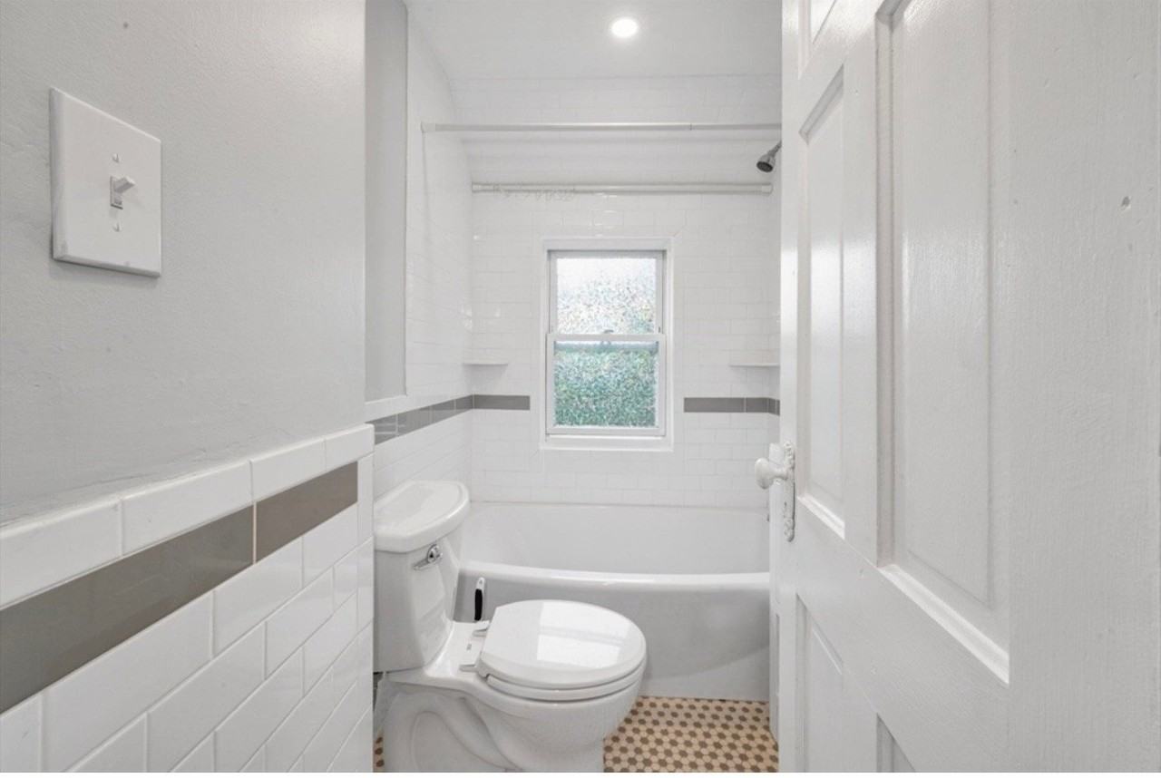 74 Whiton Ave - Photo 2 of 5