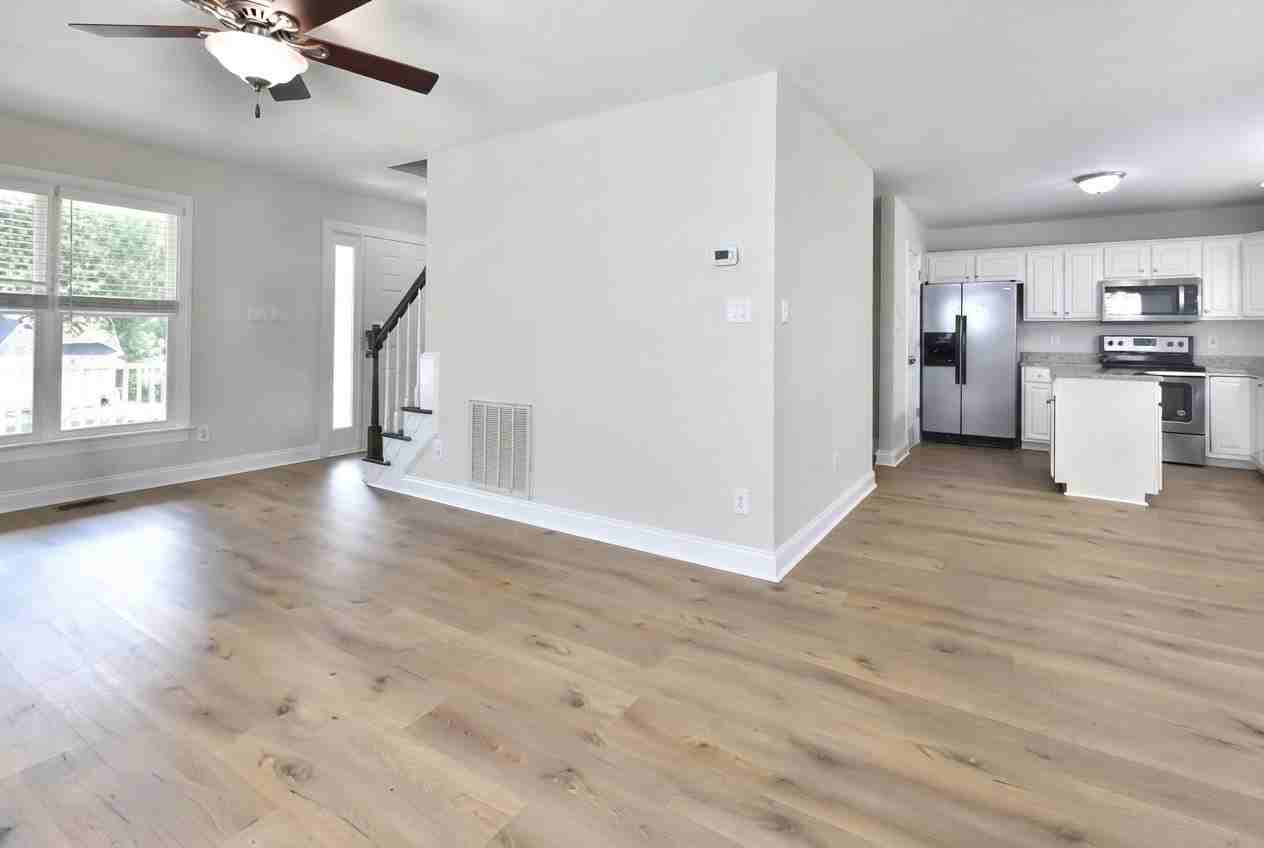 2003 Kelly Glen Dr - Photo 5 of 13
