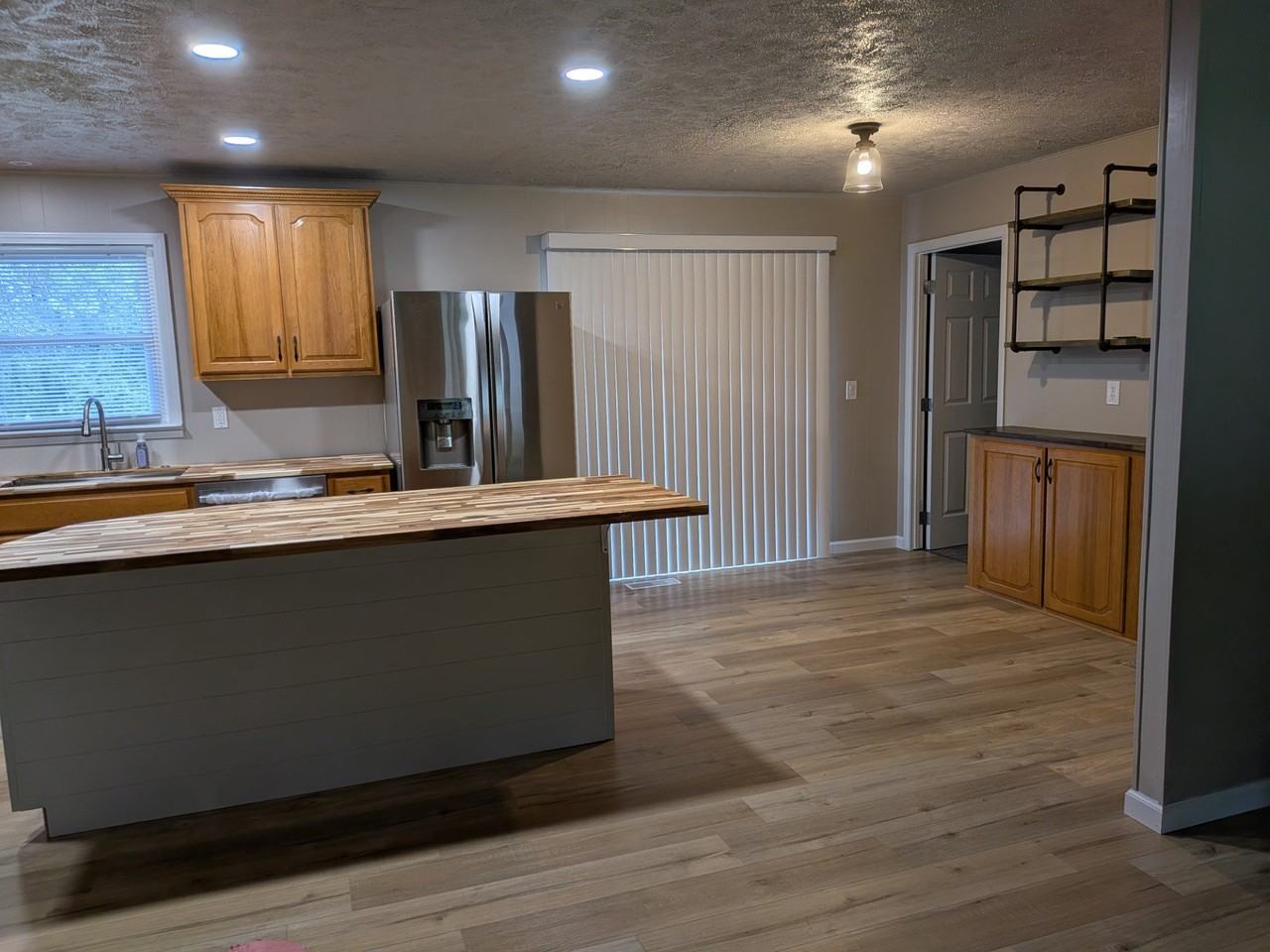 108 Larissa St - Photo 5 of 20