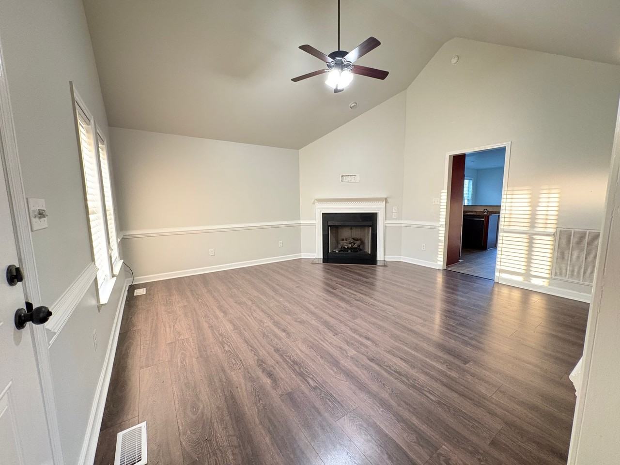 208 Settlers Pointe Dr - Photo 2 of 13