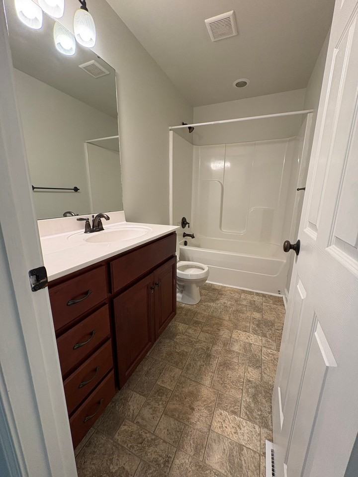 208 Settlers Pointe Dr - Photo 6 of 13