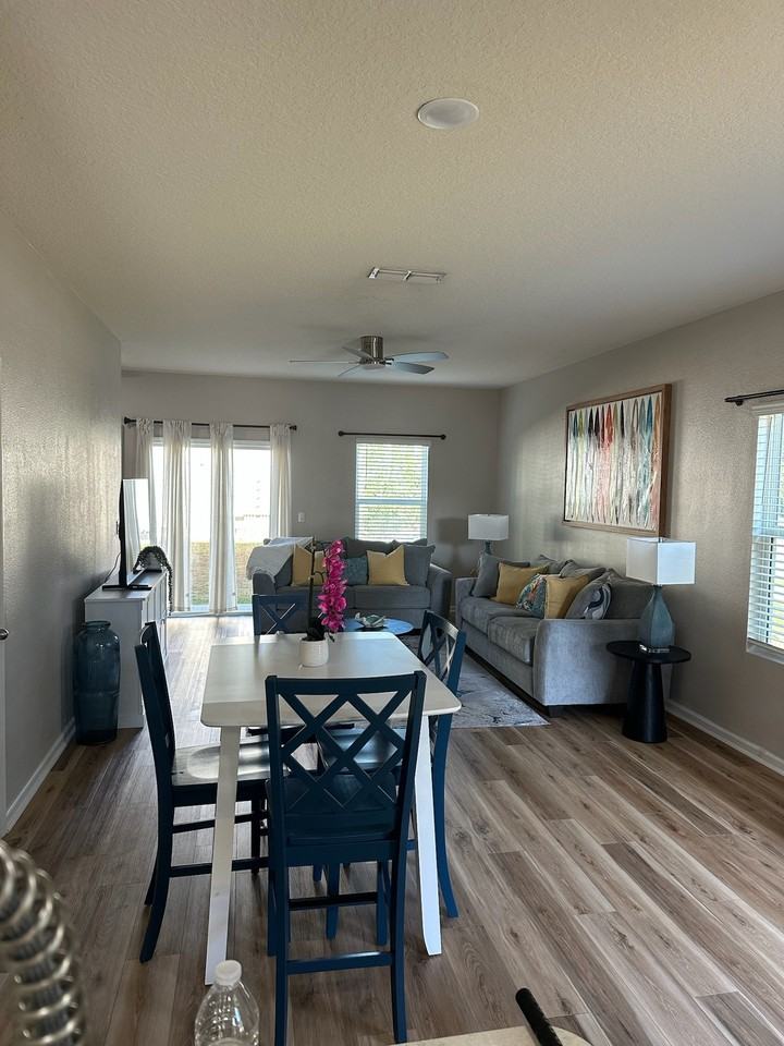 852 Capitol Pkwy - Photo 3 of 17