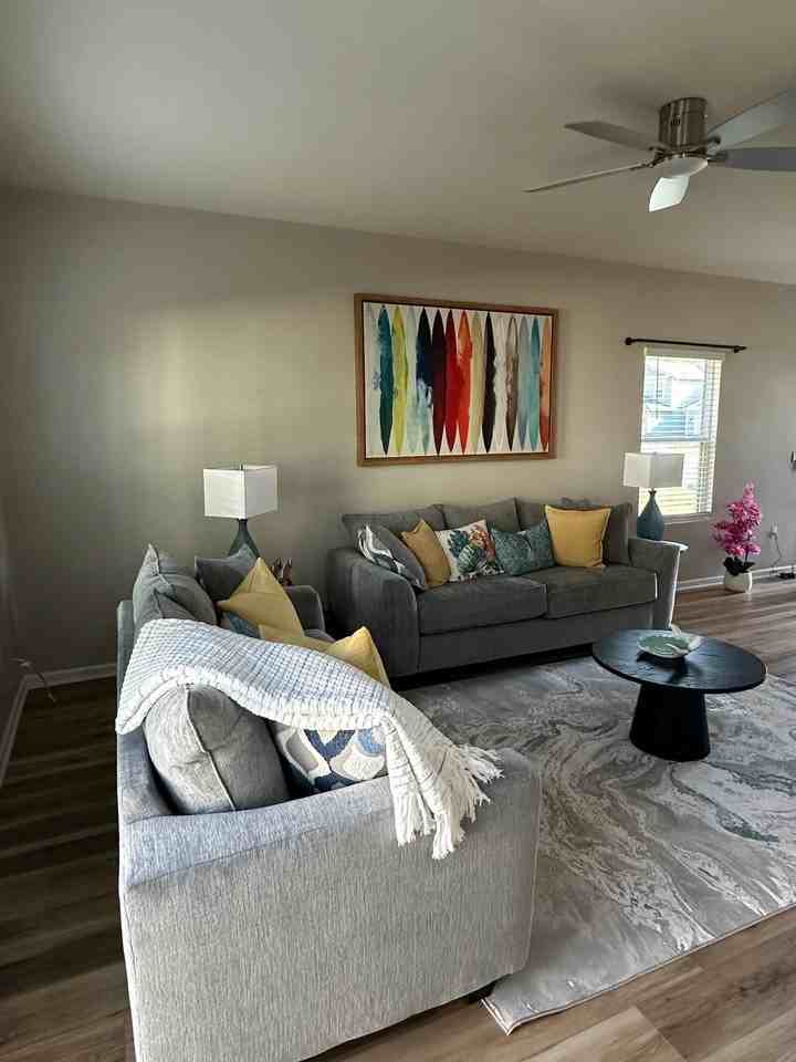 852 Capitol Pkwy - Photo 7 of 17