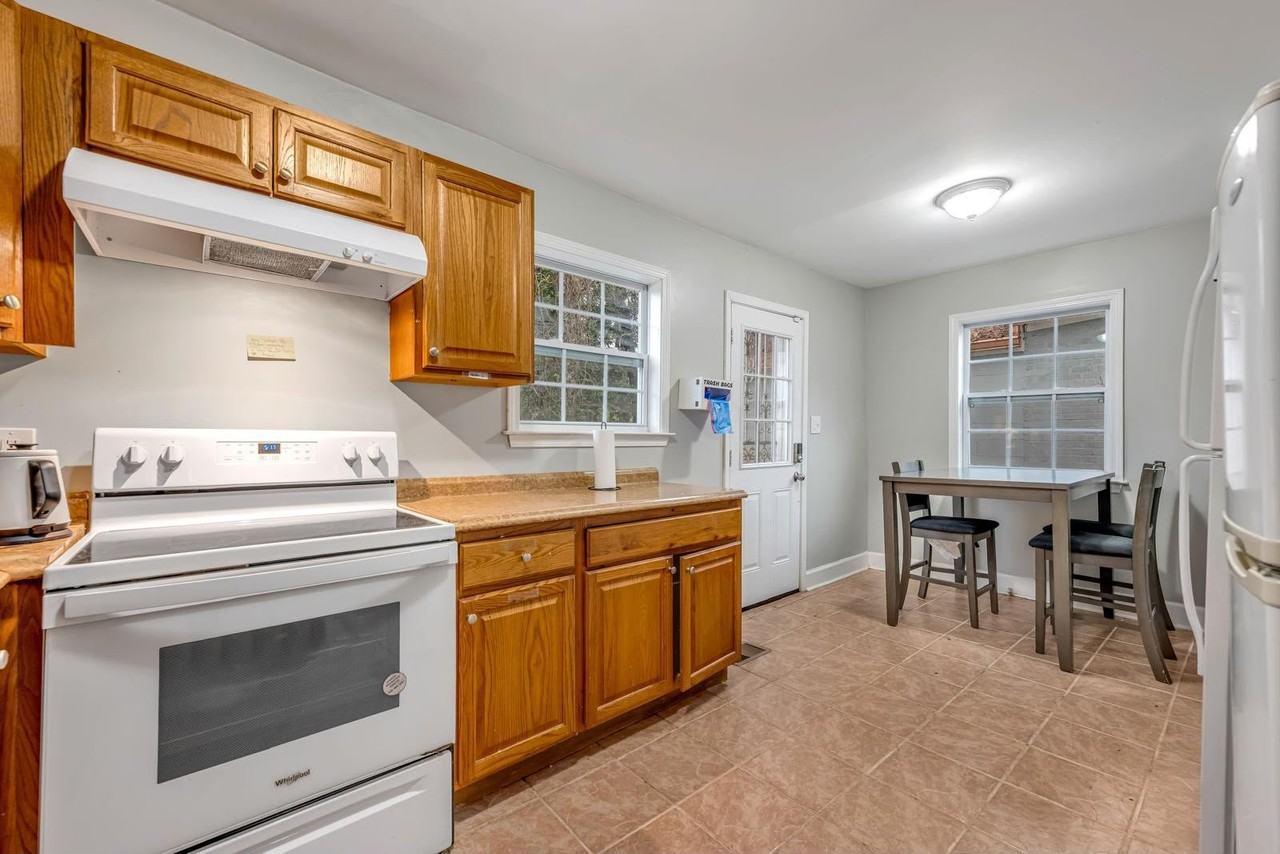761 Kennolia Dr Sw - Photo 3 of 11
