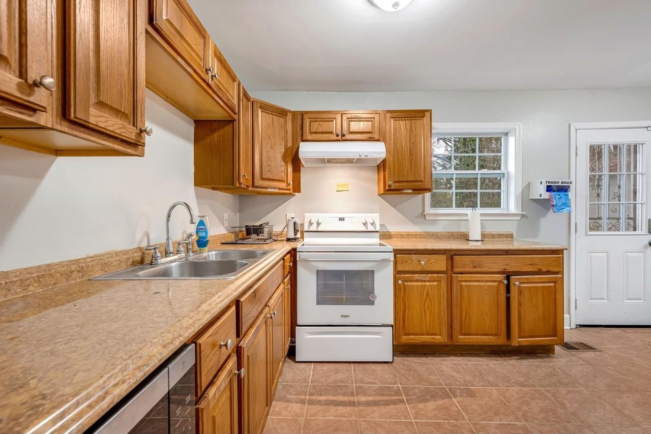 761 Kennolia Dr Sw - Photo 4 of 11
