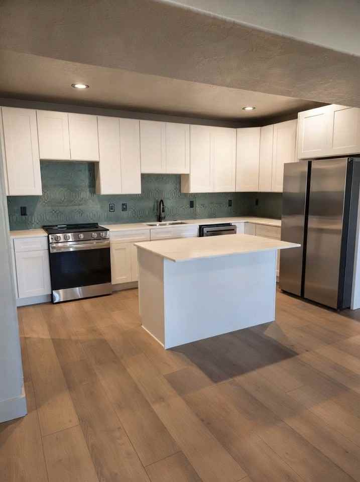 3706 Sw #9 - Photo 5 of 10