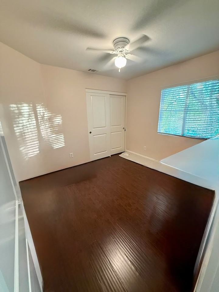 2 Yorke Rd - Photo 3 of 5