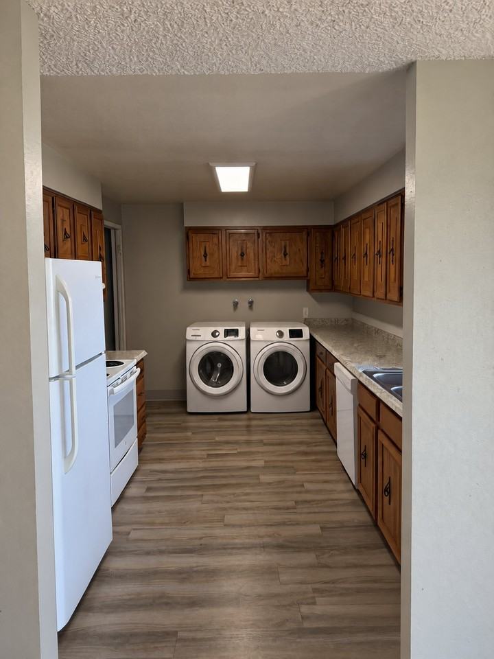 20420 E Wellesley Ave - Photo 3 of 10