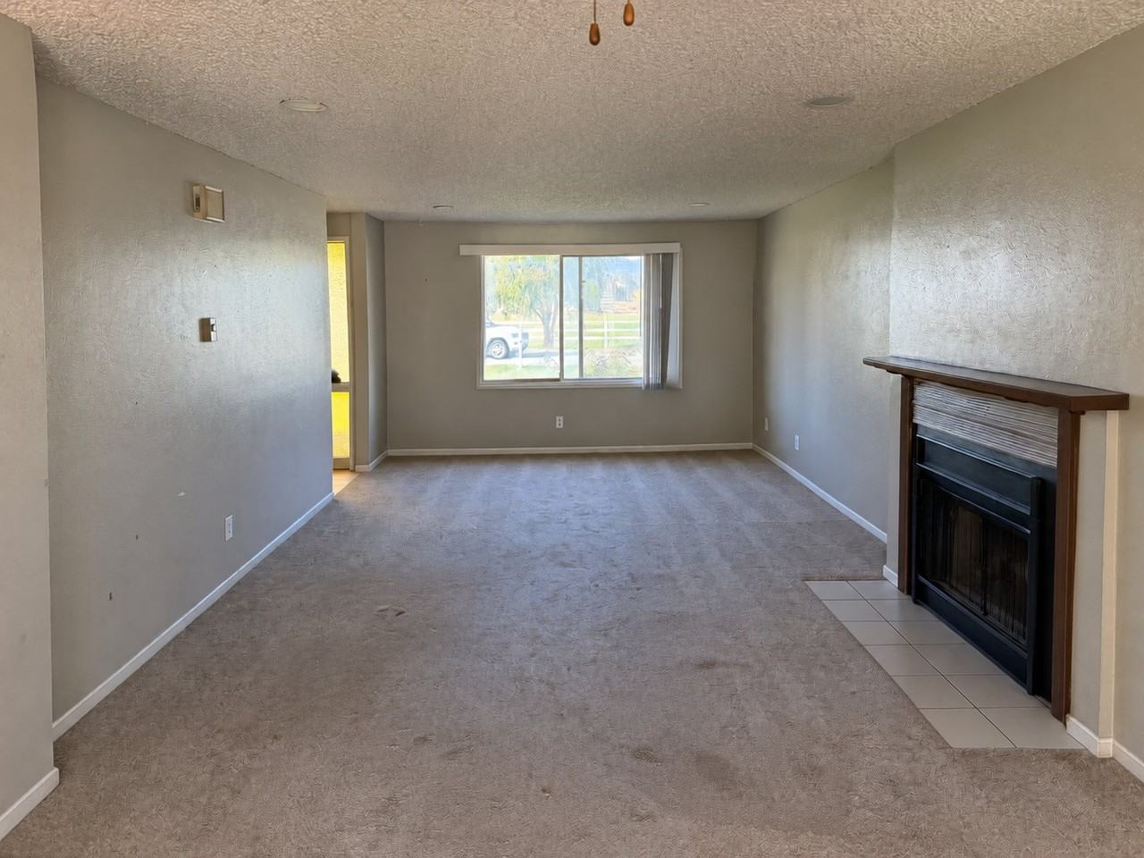 20420 E Wellesley Ave - Photo 5 of 10
