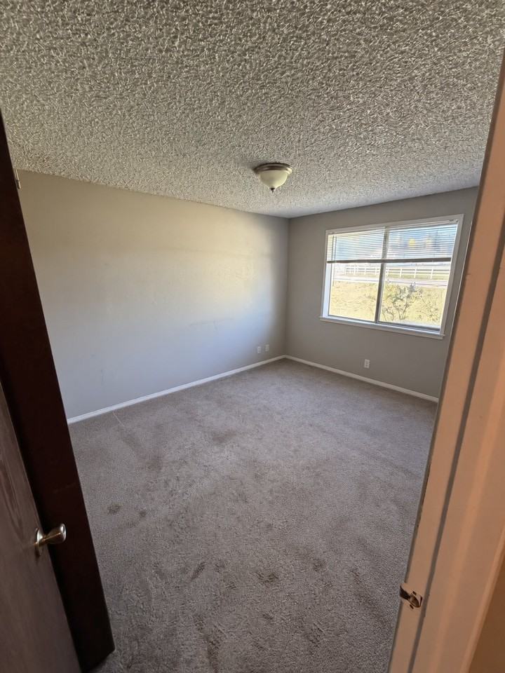 20420 E Wellesley Ave - Photo 7 of 10
