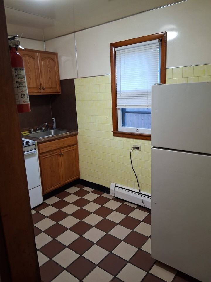 2081 Central Ave #7 - Photo 7 of 9