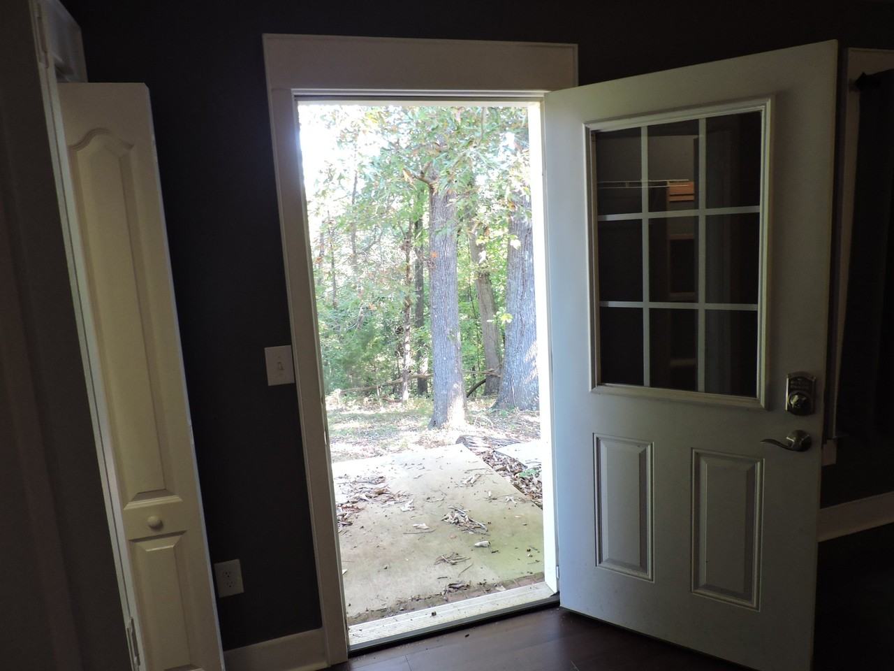 1011 Kenneth Overlook - Photo 3 of 20