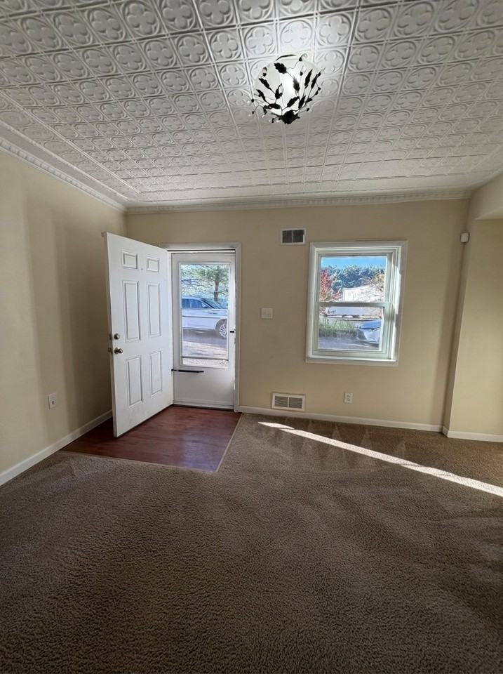 5146 Ruby St - Photo 4 of 12