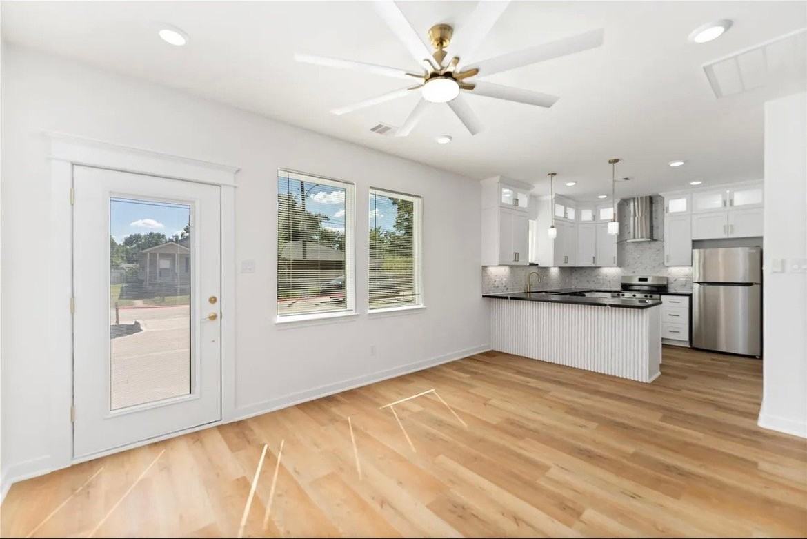 7809 Queen St #A - Photo 2 of 8
