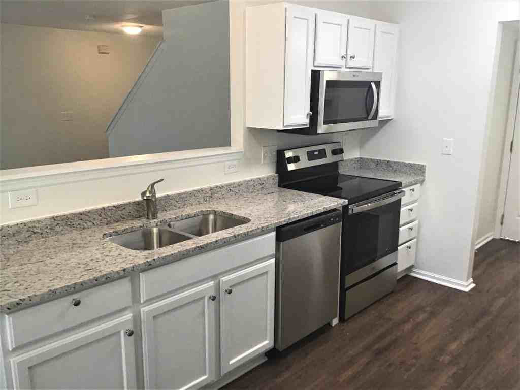 3096 Stony Hollow Ct - Photo 3 of 13