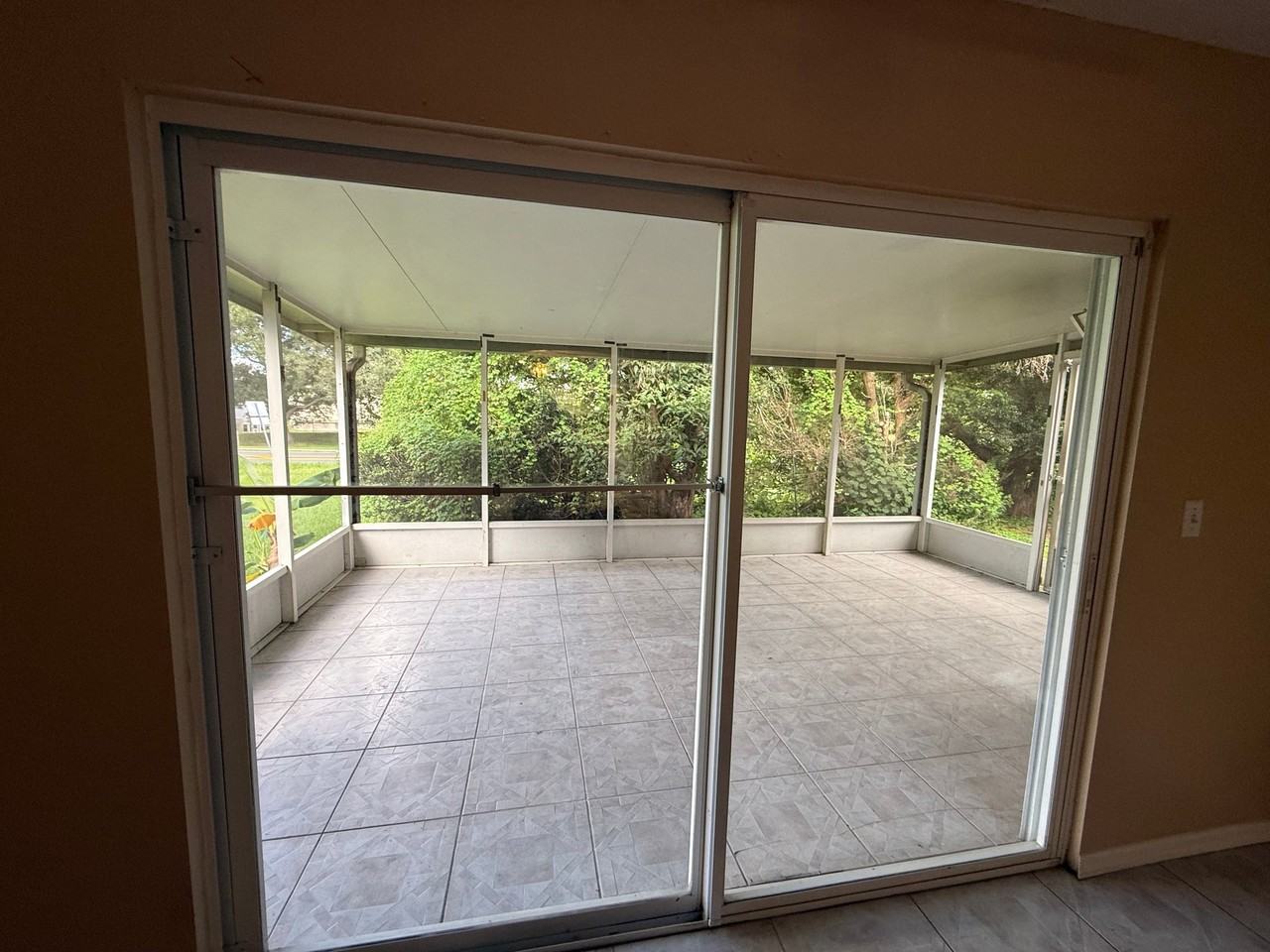 1405 Whooping Dr - Photo 2 of 5
