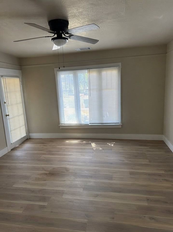 700 W Goshen Ave - Photo 6 of 14