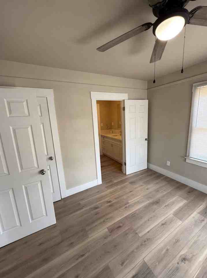 700 W Goshen Ave - Photo 4 of 9