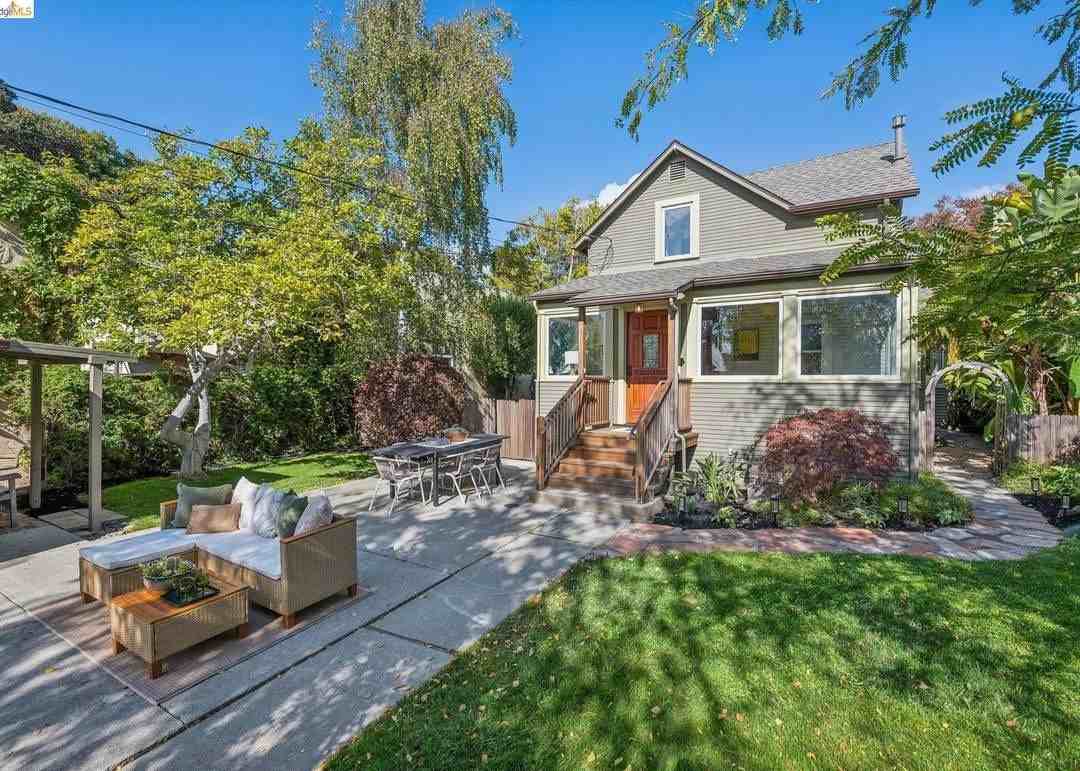 2129 Roosevelt Ave - Photo 2 of 18