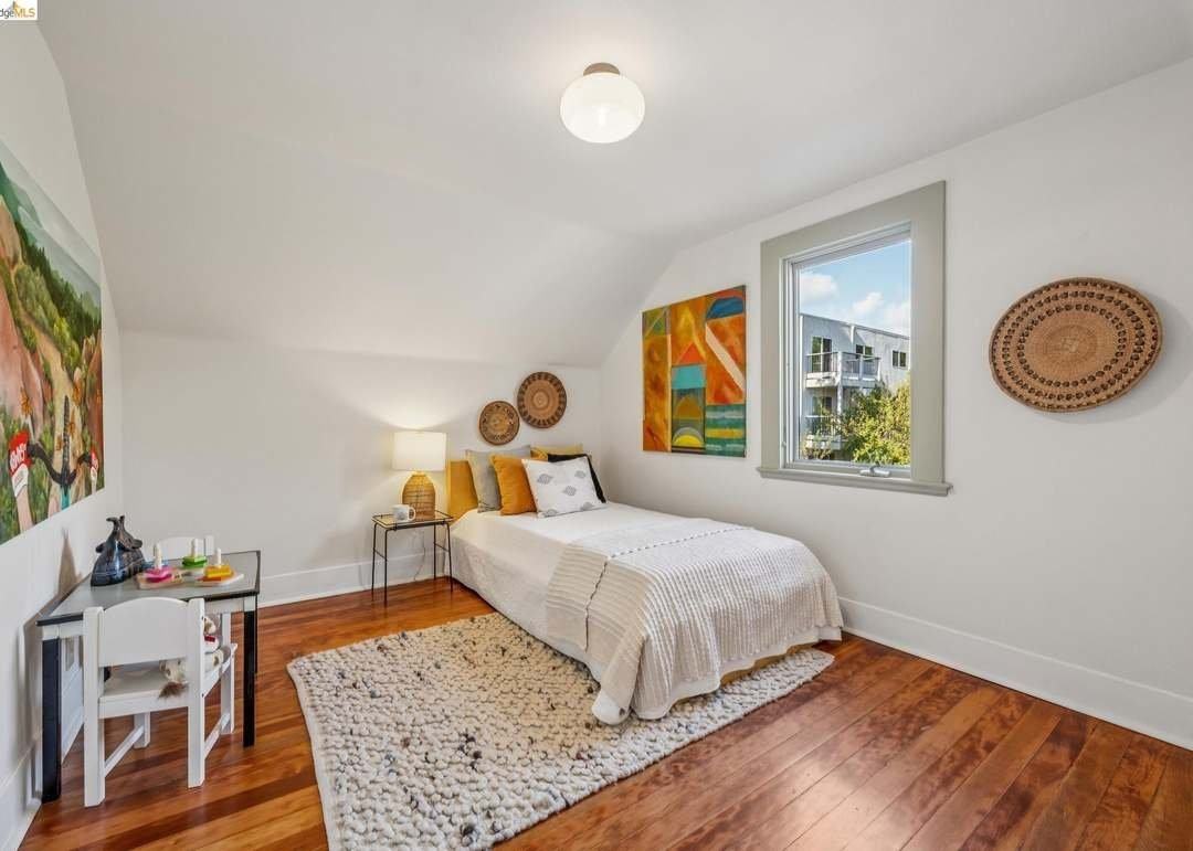 2129 Roosevelt Ave - Photo 7 of 18