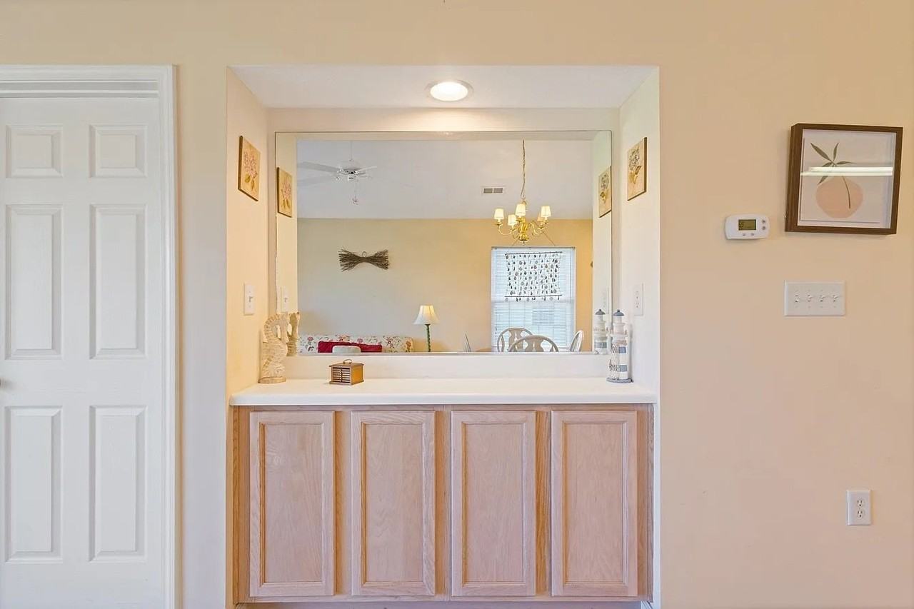 577 Blue River Ct - Photo 5 of 20