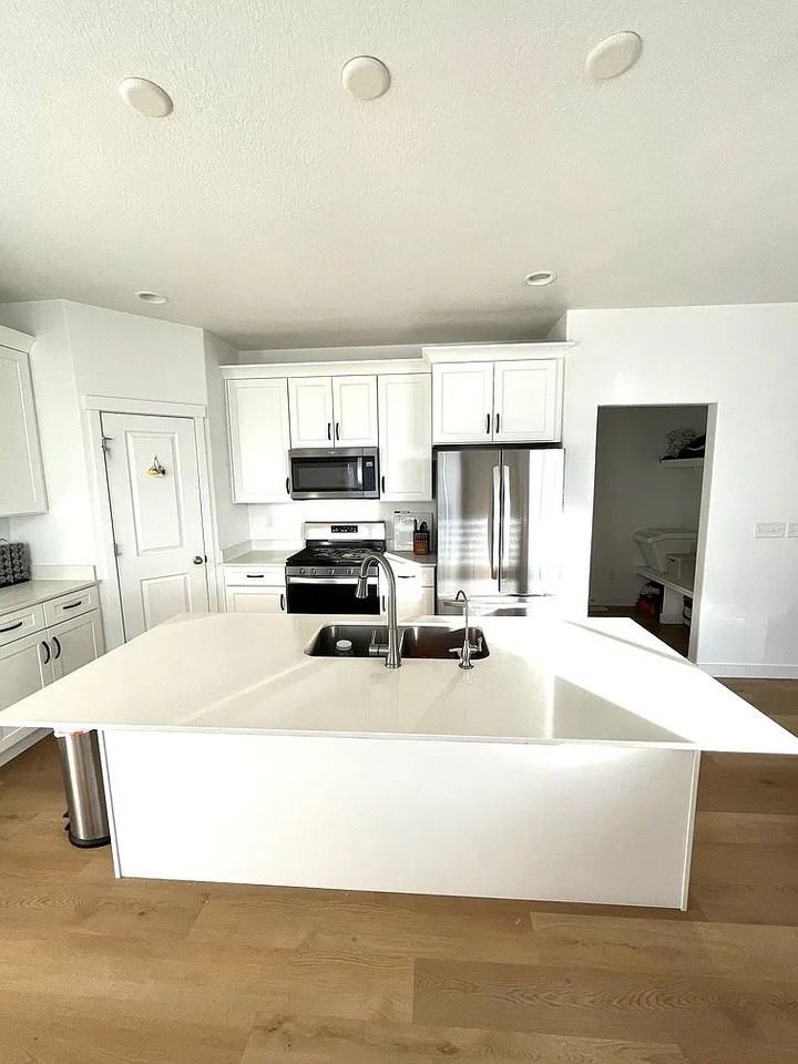 176 N Concord View Way - Photo 2 of 8