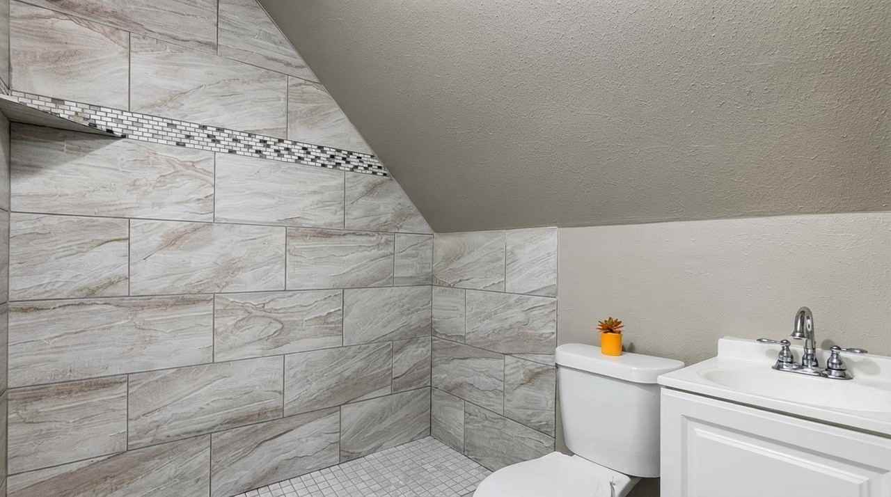 8929 Nw 171st St - Photo 2 of 10