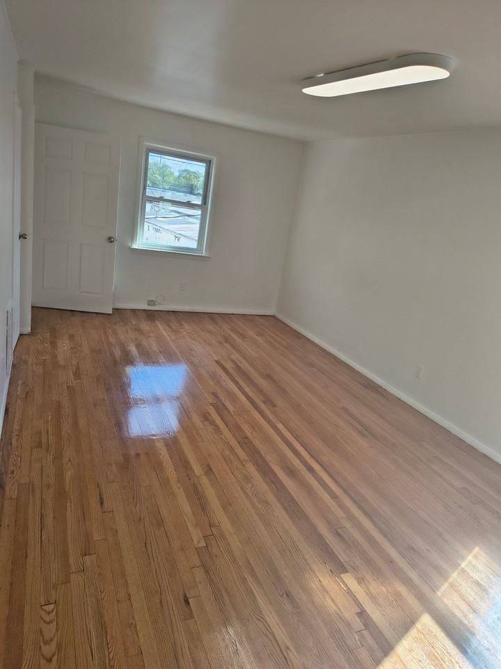 23 Simplex Ave Apt C #23C - Photo 3 of 7