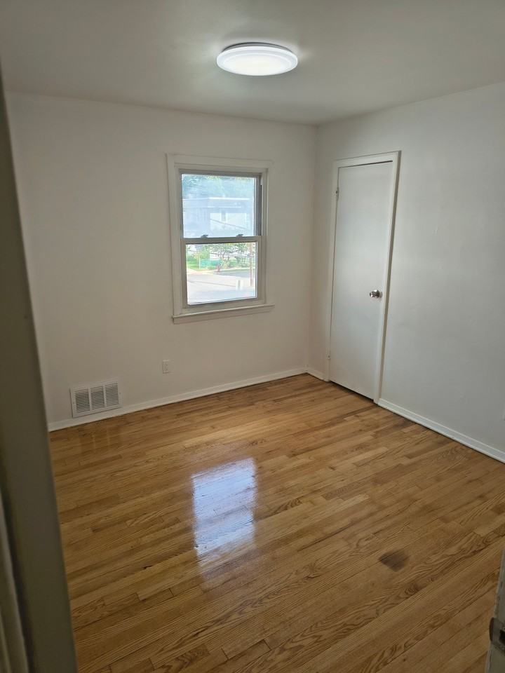 23 Simplex Ave Apt C #23C - Photo 5 of 7