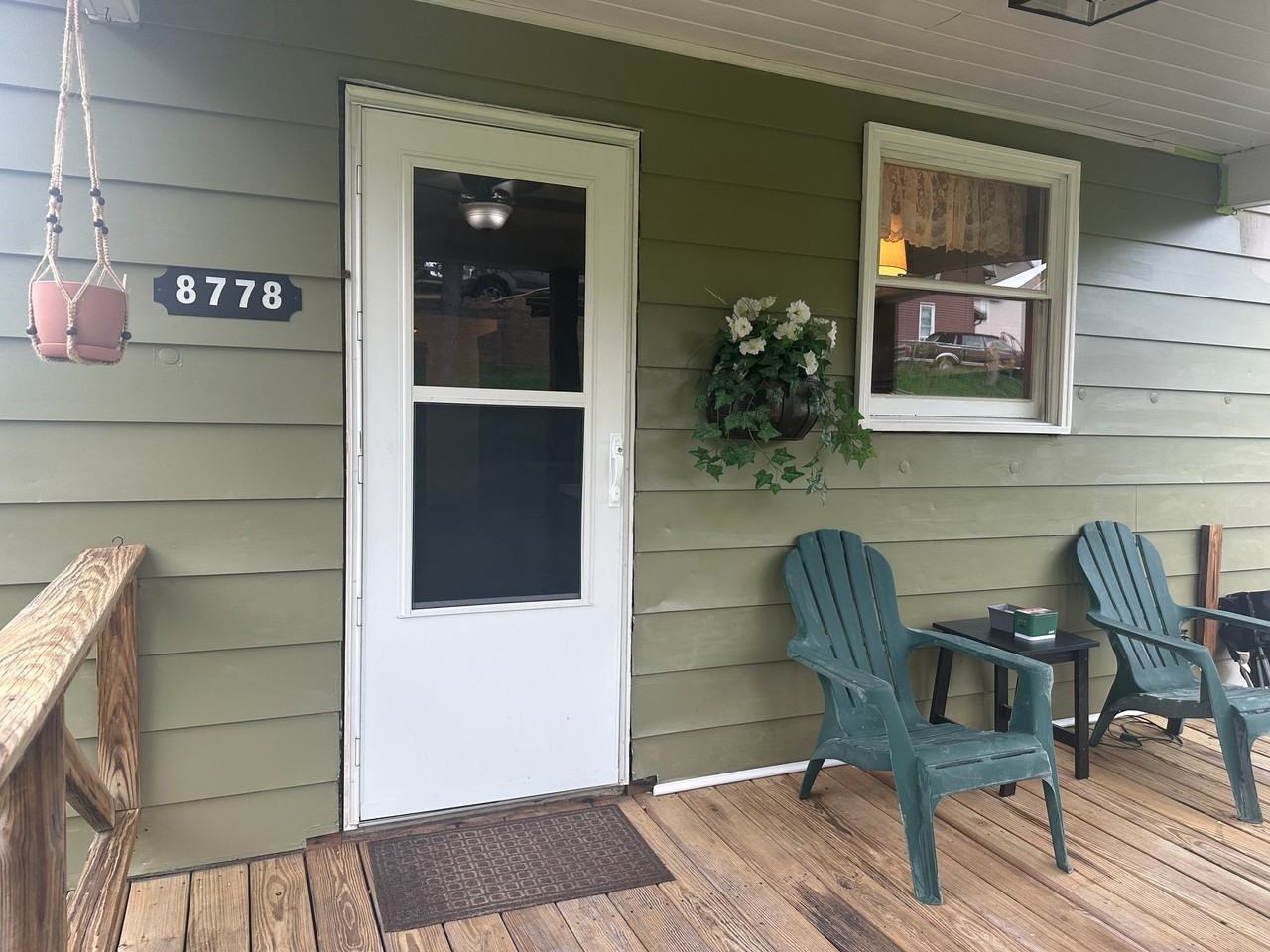8778 Broadway St - Photo 2 of 13