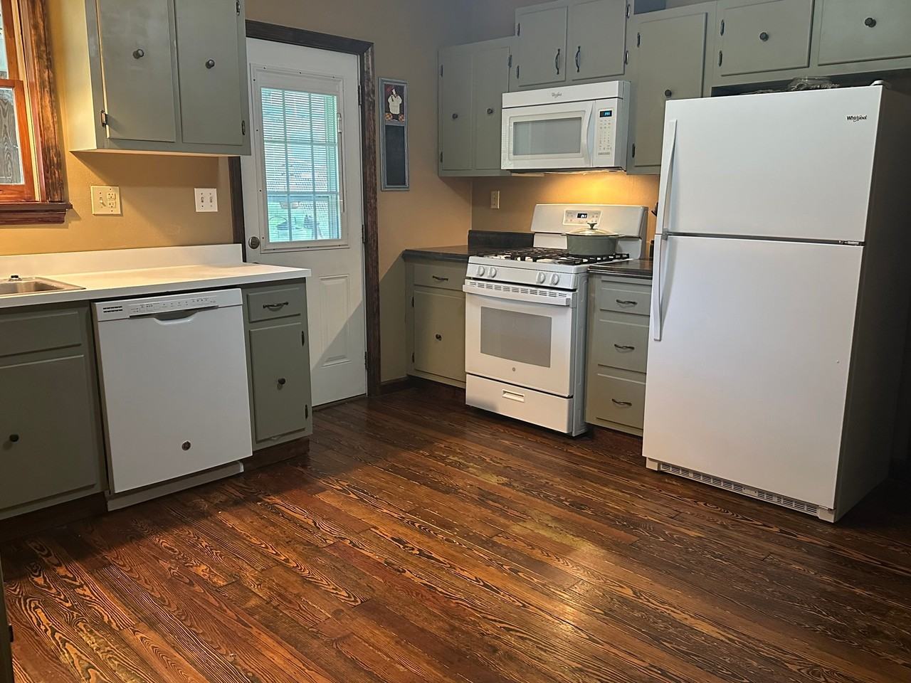 8778 Broadway St - Photo 5 of 13