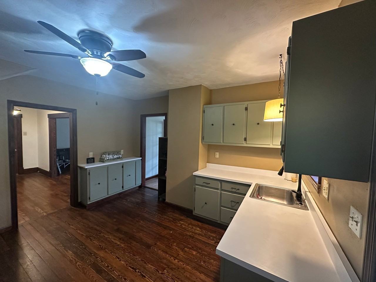 8778 Broadway St - Photo 6 of 13