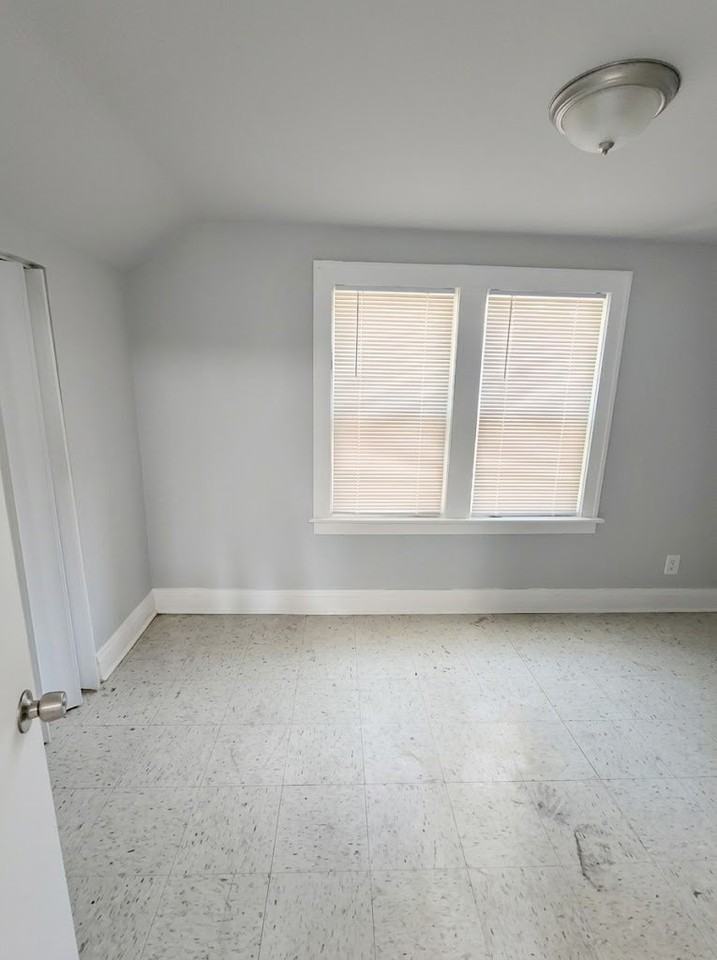 12041 S Parnell Ave - Photo 6 of 12
