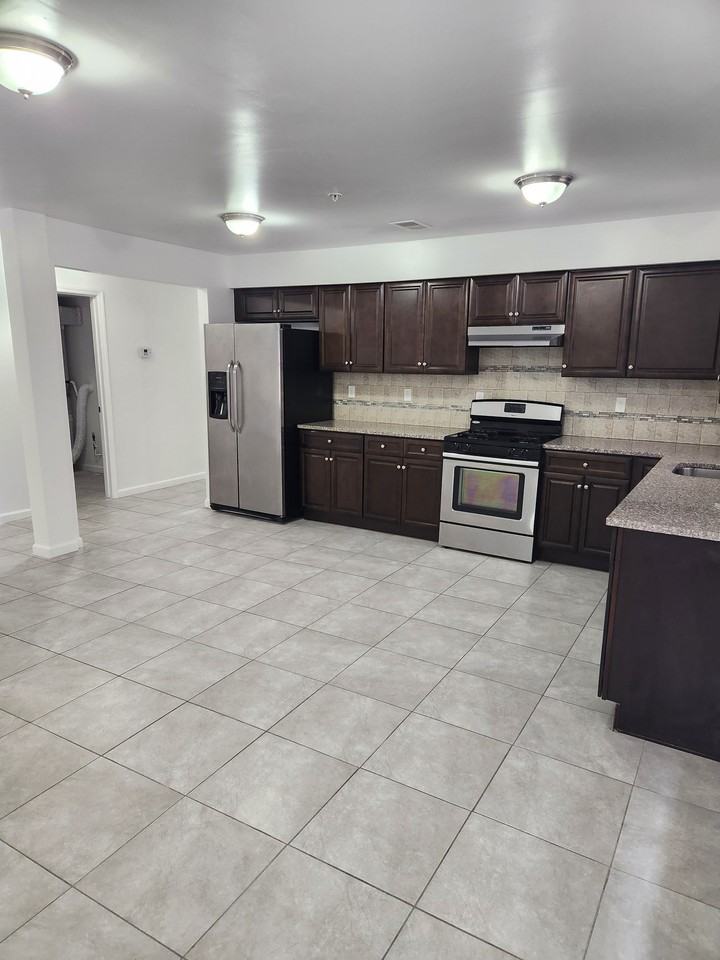 361 Verona Ave #1 - Photo 5 of 16