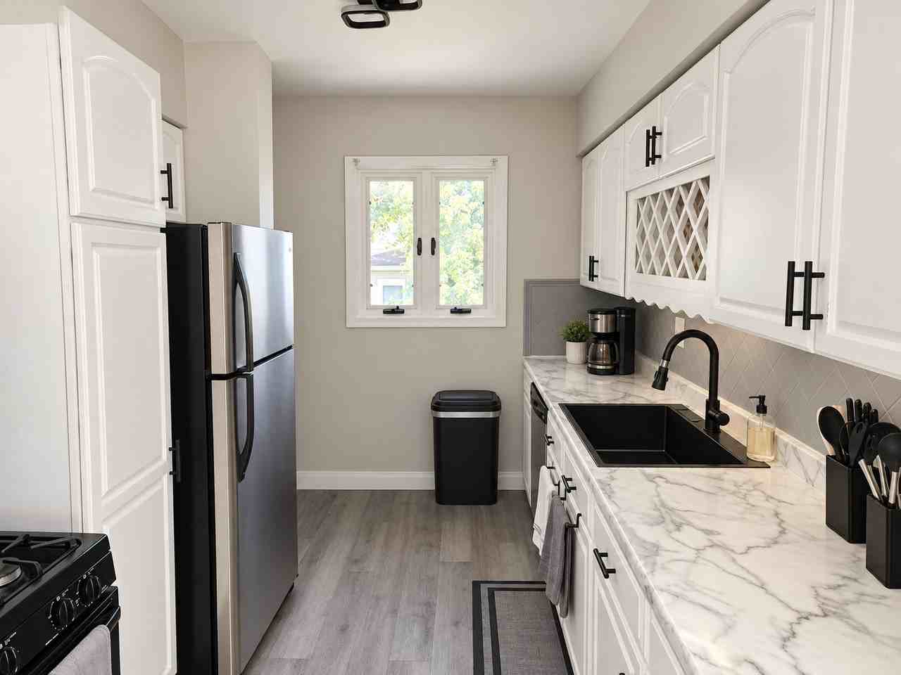 8129 S Woodlawn Ave - Photo 7 of 17