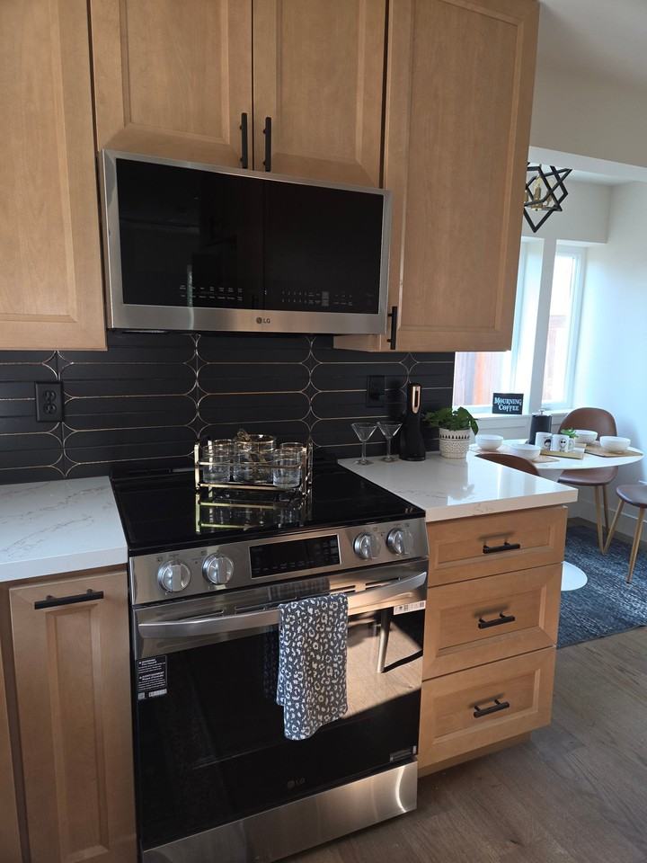 4105 39th Ave Sw - Photo 4 of 15