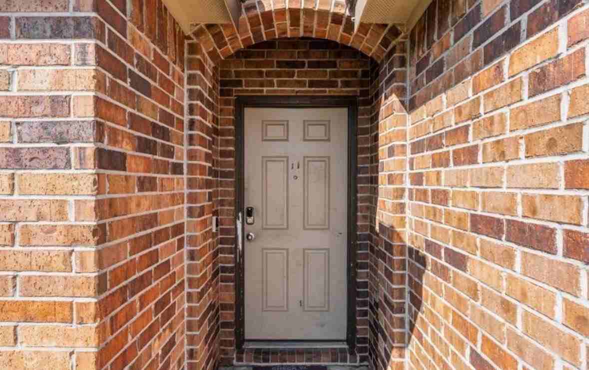 715 Harvest Bluff Dr - Photo 2 of 18