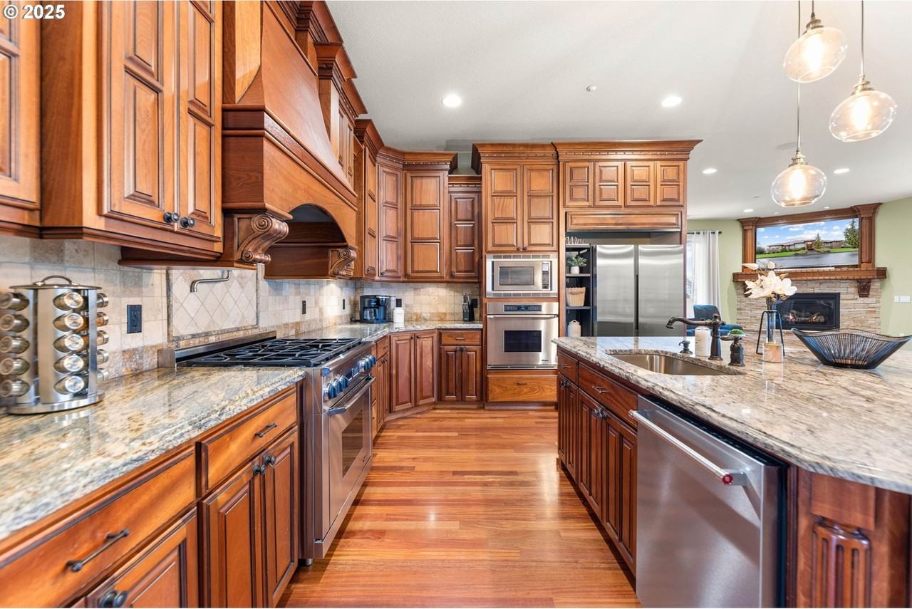 1587 Sw Walters Loop - Photo 3 of 20