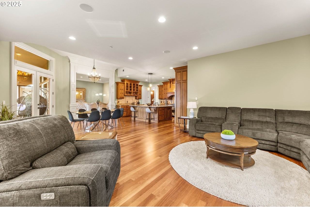 1587 Sw Walters Loop - Photo 4 of 20