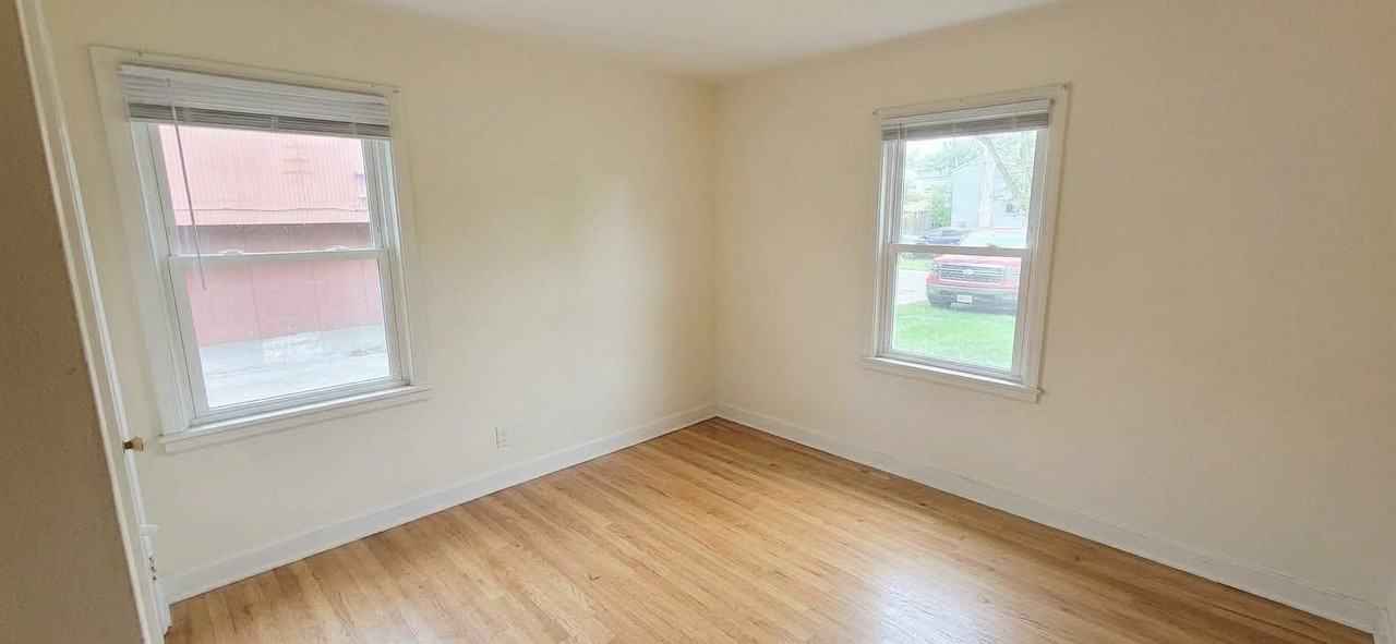4825 N Mohawk Ave #1 - Photo 2 of 7