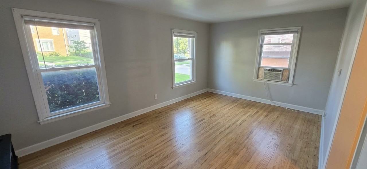 4825 N Mohawk Ave #1 - Photo 4 of 7