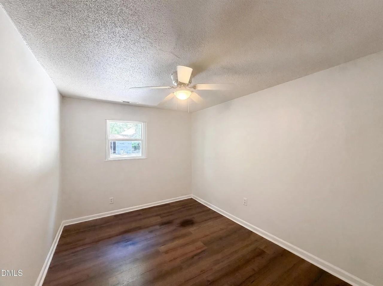 133 W Cornwallis Rd - Photo 5 of 11