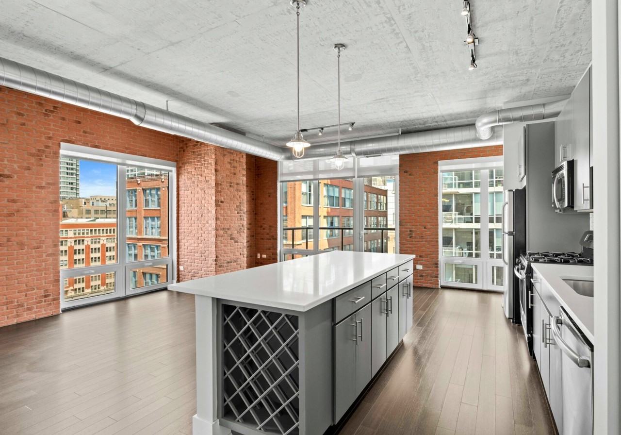 120 W Polk St - Photo 2 of 10