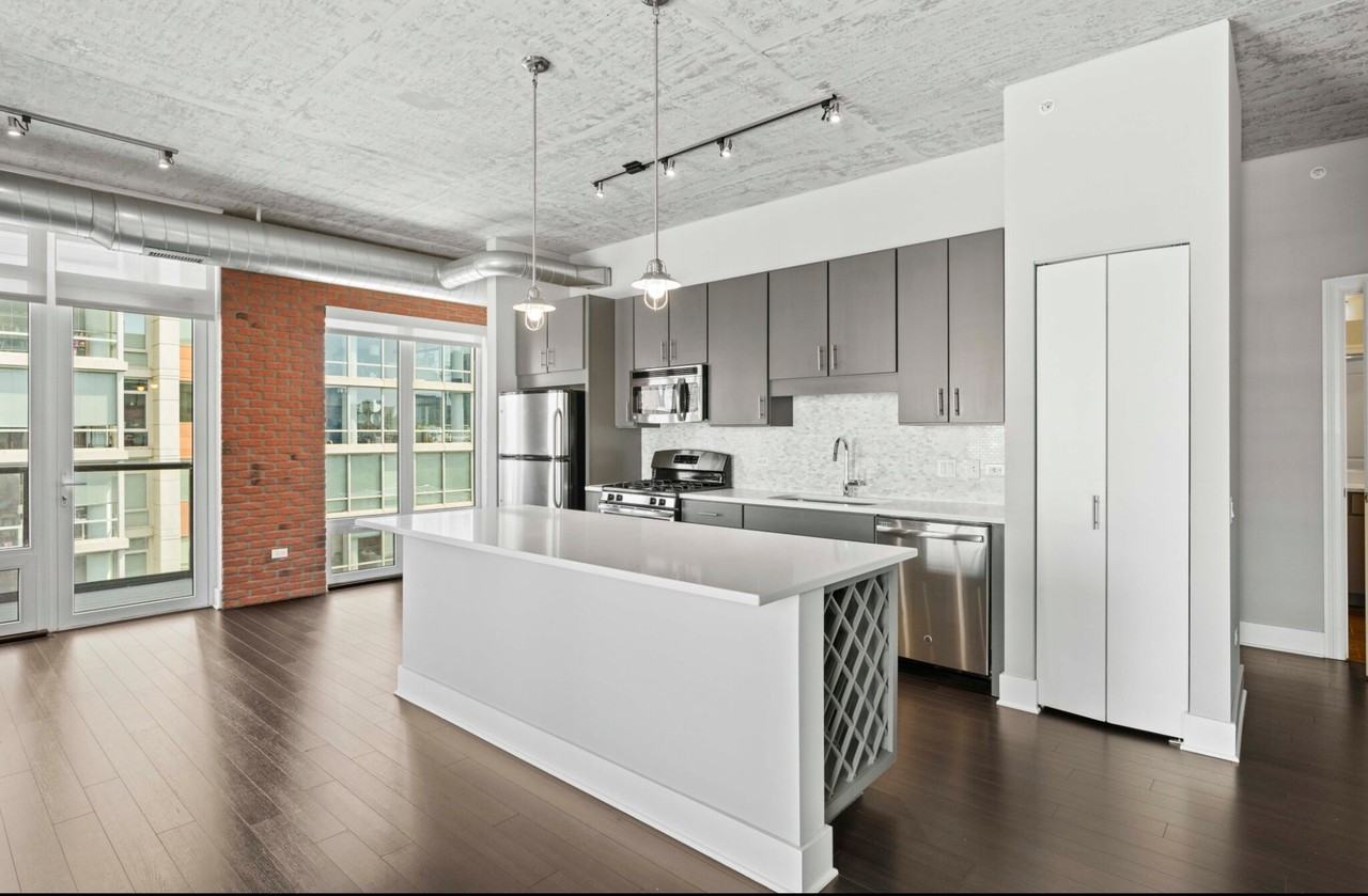 120 W Polk St - Photo 4 of 10