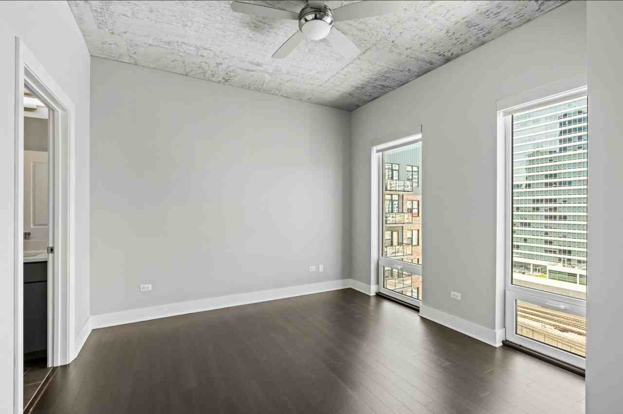 120 W Polk St - Photo 7 of 10
