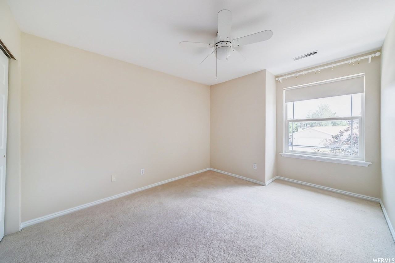1273 E Grayson Ct - Photo 3 of 9