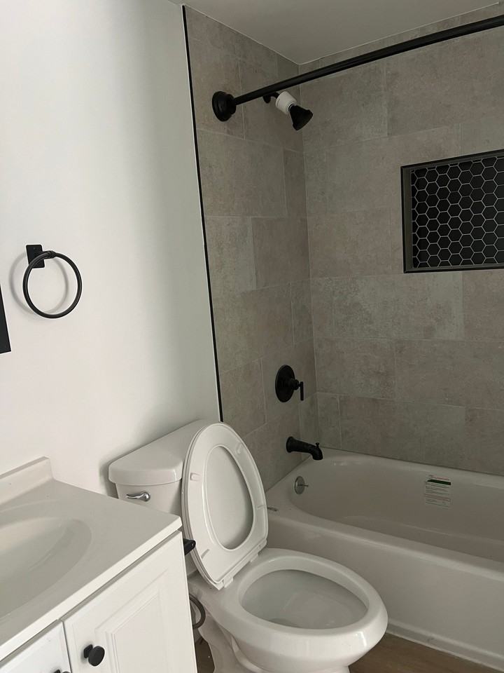 963 1/2 N Serrano Ave - Photo 4 of 18