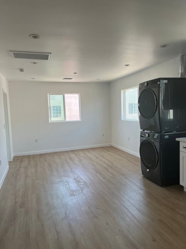 963 1/2 N Serrano Ave - Photo 7 of 18