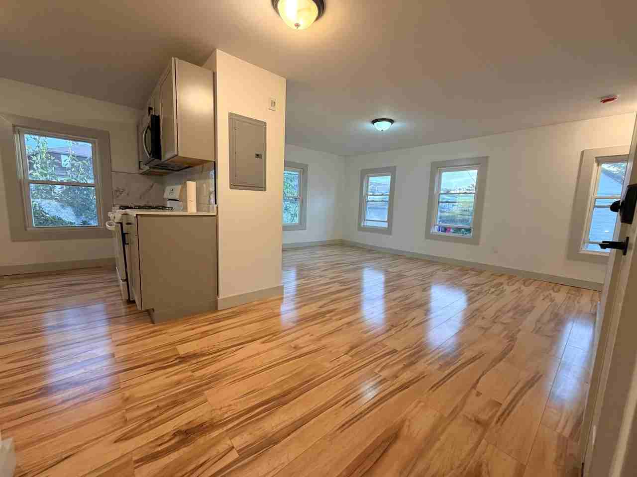 26 Queen St #28-2 - Photo 2 of 20