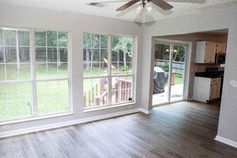 215 Ella St - Photo 6 of 14